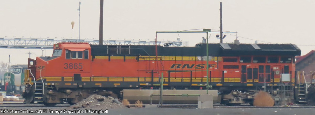 BNSF 3885